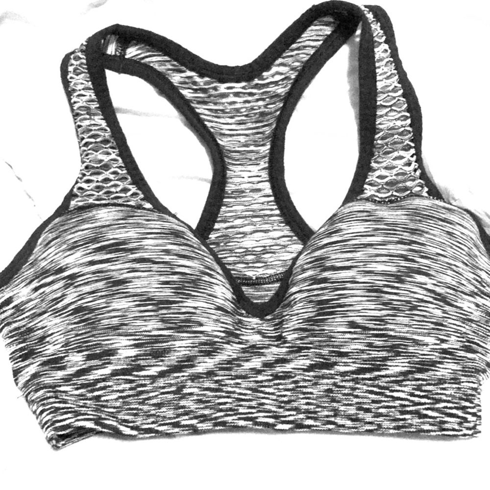 PINK Victoria’s Secret sports bra